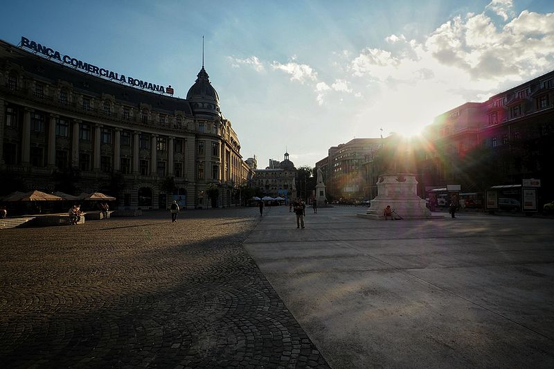 File:Bucharest - Sunset on University Square (28566269572).jpg