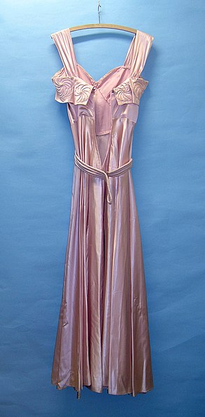 File:Gown, evening (AM 2006.63.1-2).jpg