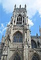 York Minster, isang Anglican Gothic katedral sa York, Hilagang Inglatera. Ang York Minster ay ang pinakamalaking Medibal na simbahan sa Nagkakaisang Kaharian at ng mga Bansang Commonwealth