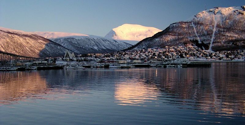 File:Tromsdalen seen from Tromsøya (2006-03) - panoramio.jpg