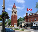 ☎∈ Niagara-on-the-Lake cenotaph and clock tower.