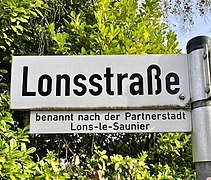 Offenbourg - Plaque de rue "Lonsstrasse" suite au jumelage avec la ville de Lons-le-Saunier.jpg