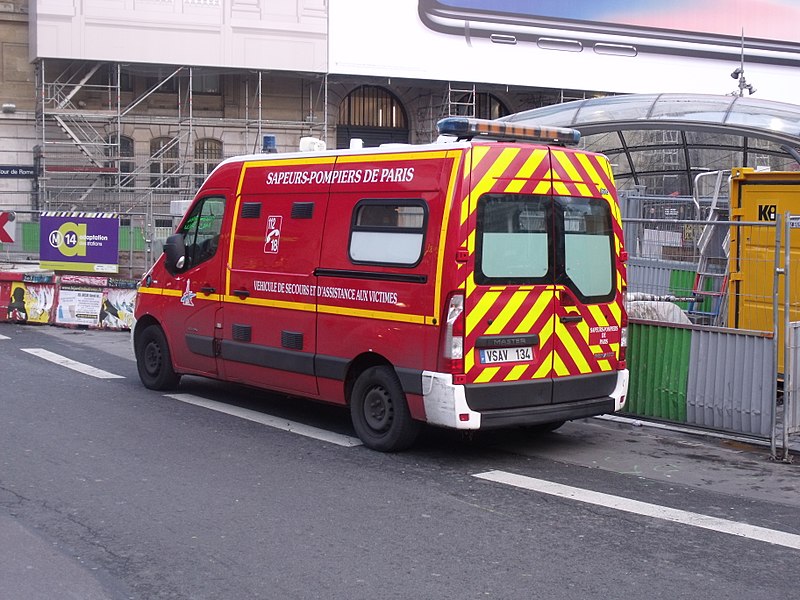 File:Ambulance VSAV 134 des pompiers de Paris.jpg