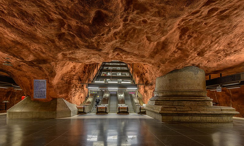 File:Rådhuset metro station June 2015.jpg