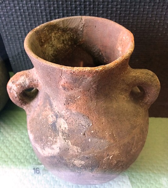 File:Transdanubian linear pottery period 5400-4000BC IMG 0909 neolithic flask.JPG