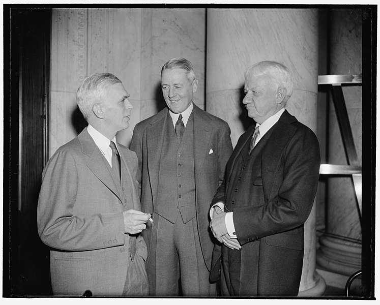 File:In spotlight at Monopoly Committee hearing. Washington, D.C., Dec. 20. Snapped in an informal conversation at today's session of the National Monopoly Committee were, left to right- Harold LCCN2016876795.jpg