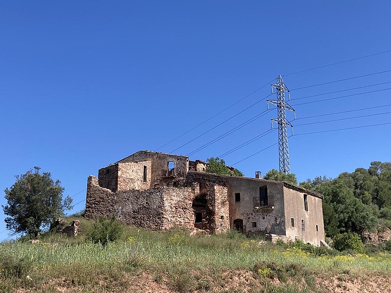 File:Les Cases (Rellinars) Parc Natural de Sant Llorenç del Munt.jpg