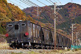 秩父鉄道ヲキ・ヲキフ100形貨車 （野上駅 - 樋口駅間 2017年11月）