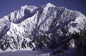 Гора Логан з південного заходу
