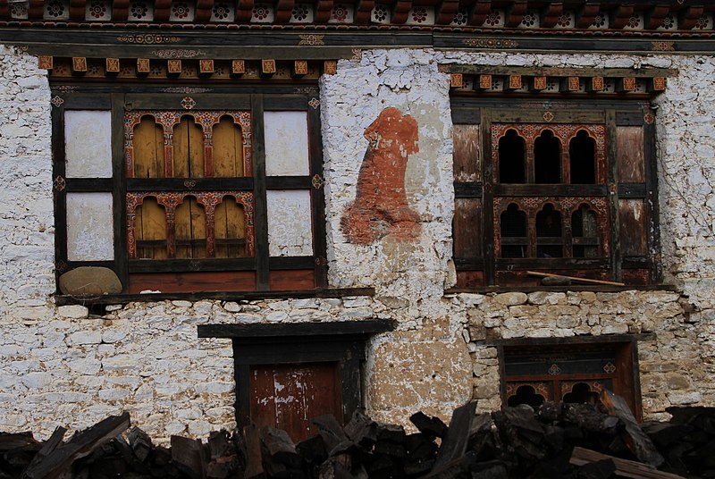 File:Bumthang-10-Haus-Phallus-2015-gje.jpg