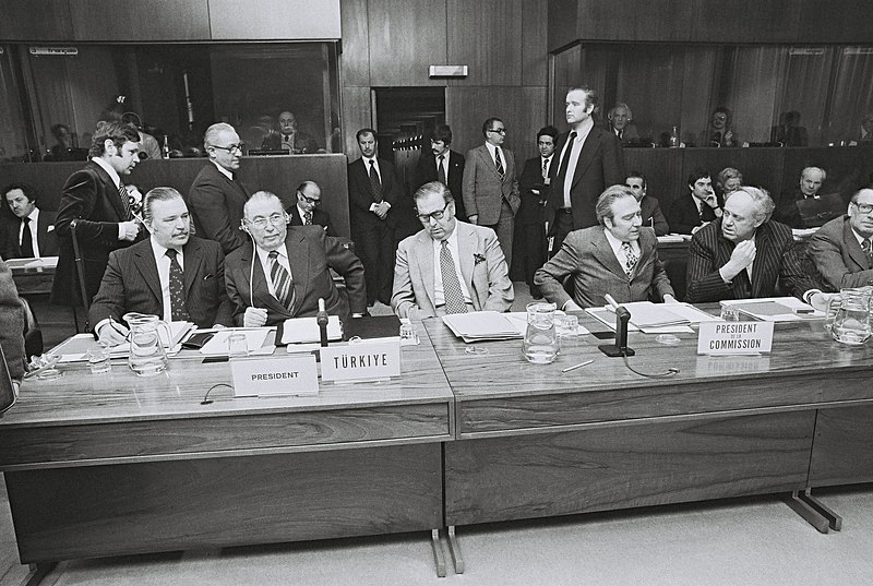 File:Tevfik Saracoglu, Head of the Mission of Turkey to the EC; Ihsan Sabri Çağlayangil, Fançois-Xavier Ortoli and Sir Christopher Soames.jpg