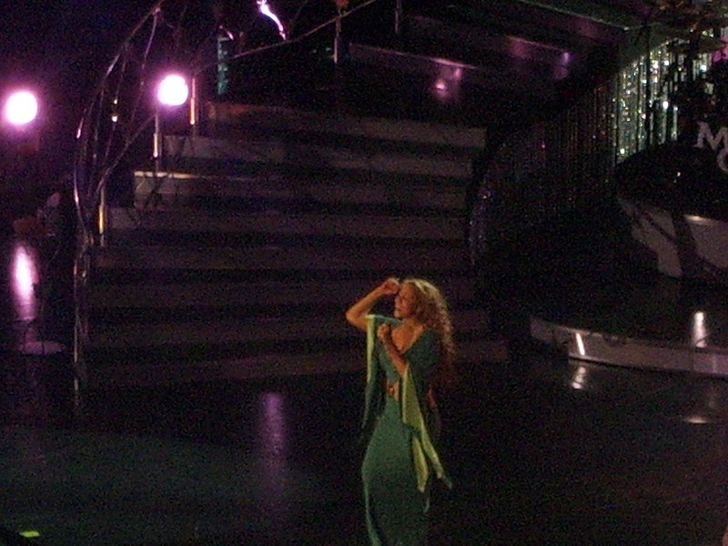 File:Mariah Carey Mimi Tour 2.jpg