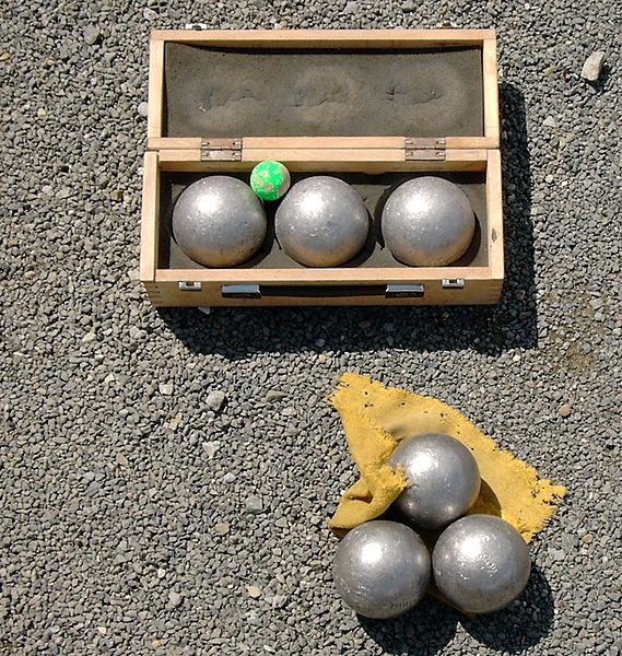 File:Boules set.jpg