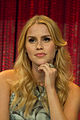 Claire Holt interpreta Rebekah Mikaelson.