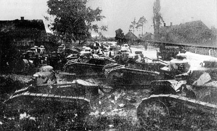 Tancuri poloneze în Bătălia de la Dyneburg.