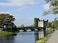 O río Barrow e o castelo de Athy ó fondo.