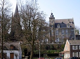 Huis De Torentjes en de kerk van Sint-Pieter boven gezien vanaf de Lage Kanaaldijk