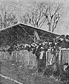 Places populaires du stade du TOEC pour accueillir le Stade toulousain (ainsi que dans les arbres) en février 1914.