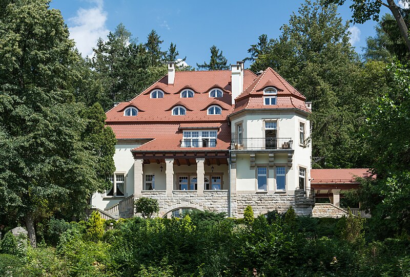 File:2015 Villa Barbara w Lądku-Zdroju 01.jpg