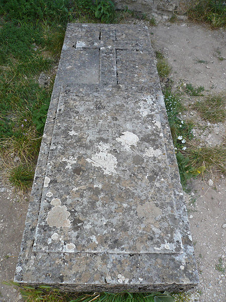 File:Cimetière , tombe.jpg