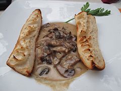 Croûte aux champignons.