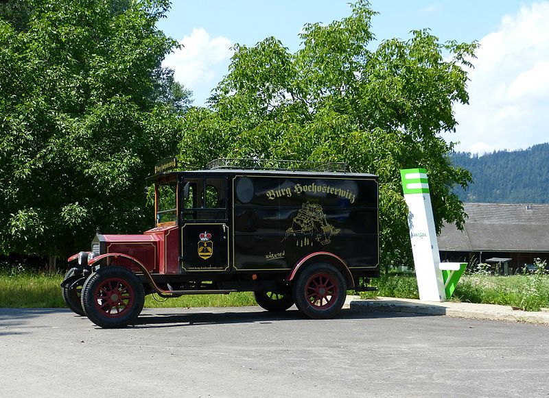 File:E-Tankstelle Hochosterwitz.JPG