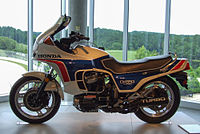 CX500 TURBO（上） CX650 TURBO（下）