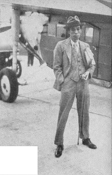 File:Sanjugo Naoki in Haneda Airport, 1932.jpg