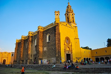 O Convento franciscano de San Gabriel, em Cholula, região metropolitana da cidade de Puebla, México, é parcialmente gótico (construído em meados do século XVI)