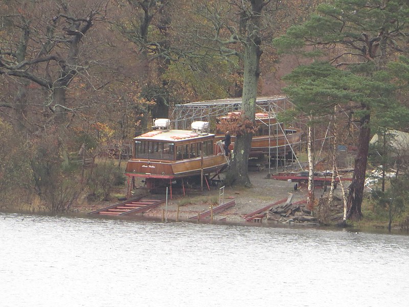 File:Boat maintenance yard, Derwent Water - geograph.org.uk - 4359802.jpg