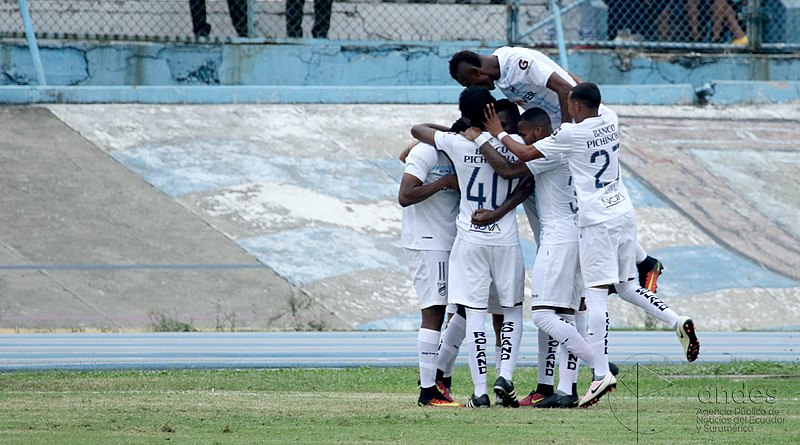 File:EMELEC-U.CATÓLICA (32444816702).jpg