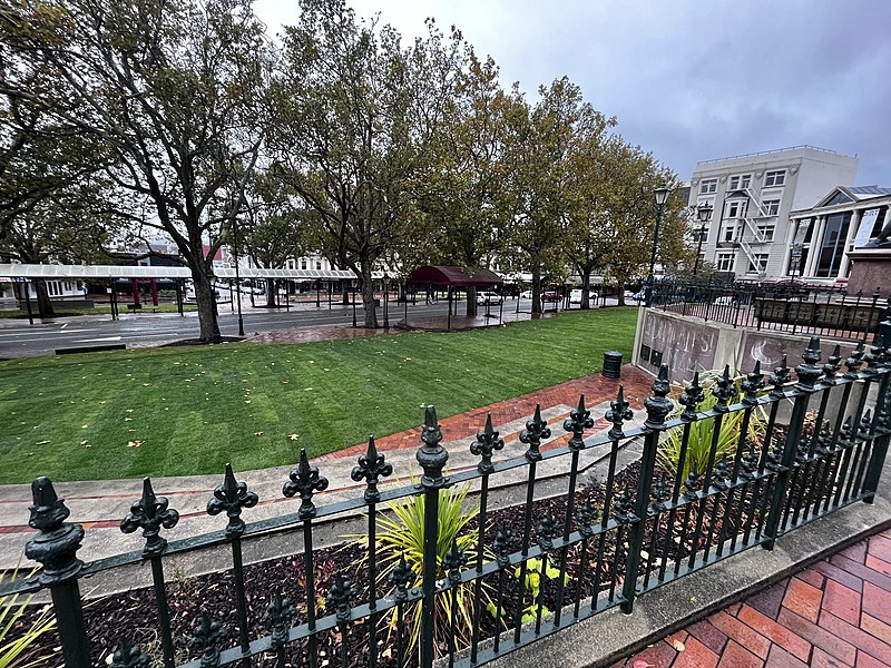 File:The Octagon, Dunedin City.jpg