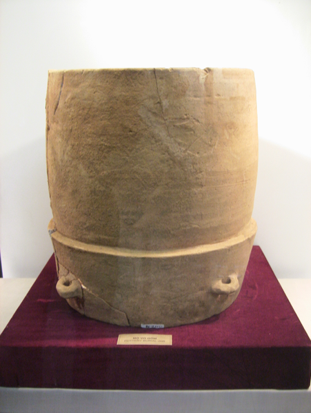 File:Cattien pottery burial jar.png