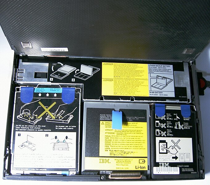 File:IBM ThinkPad 760LD (internals).jpg