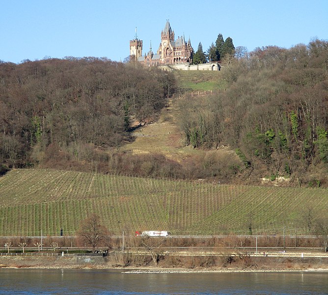 File:Königswinter Rüdenet Schloss Drachenburg.jpg