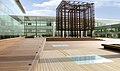 Nouveau terminal de l'aéroport El Prat et sa terrasse en Bois composite Silvadec[2].