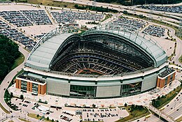 Miller Park in 2007.jpg