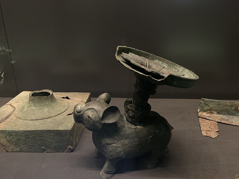 File:An Animal-shaped Vessel excavated from Tangzhuang.jpg