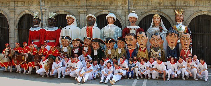 Comparsa de gigantes y cabezudos de Pamplona