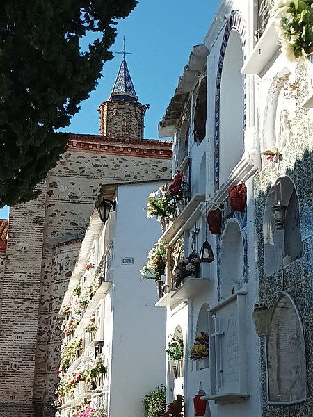 File:Ermita desde el Cementerio antiguo.jpg