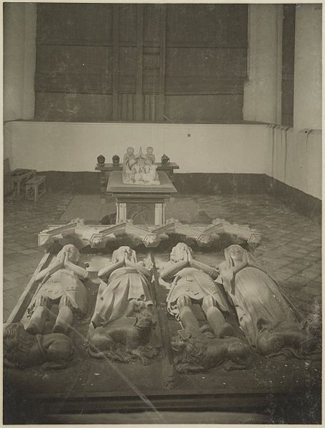 File:Interieur hervormde kerk- middeleeuws grafmonument van de Heren van IJsselstein- v.l.n.r. Gijsbrecht van Amstel, Bertha van Heukelom, Arnoud van Amstel, Maria van Henegouwen - IJsselstein - 20319074 - RCE.jpg