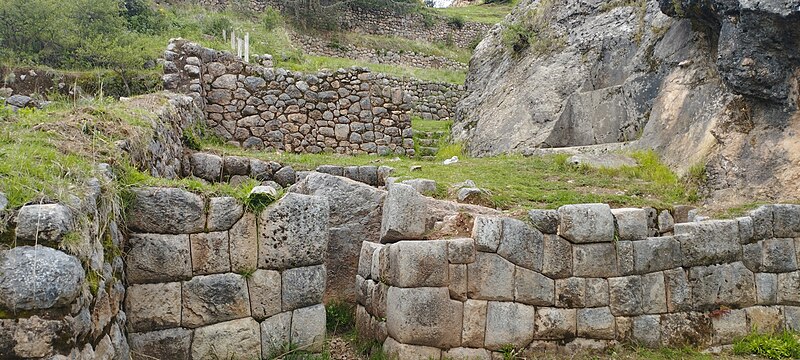 File:Chincana Grande, Saqsaywaman 03.jpg