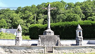 Calvaire de Peyrouse (Hautes-Pyrénées) 1.jpg