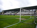 Vue de la tribune du Stadium Gal depuis un des buts.