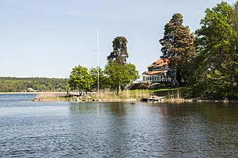 Lilla Skuggan med Lilla Värtan och Villa Ugglebo, maj 2014