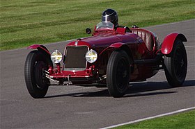 Photo d'une Maserati Tipo 26 M en piste