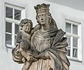 English: Statue Madonna with child at the yard Deutsch: Statue Madonna mit Kind im Stiftshof