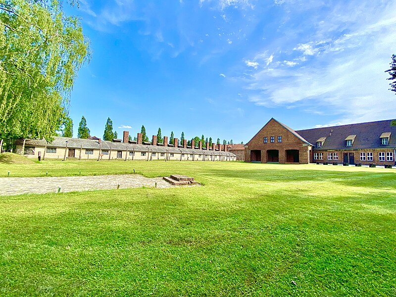 File:Killing Field at Auschwitz I Entrance.jpg