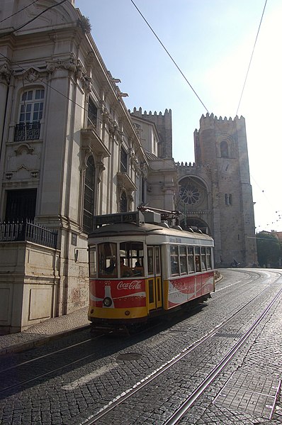 File:Lisbon tram 557, 2008.JPG