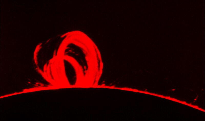 File:Loop prominence (noao-3130).tiff